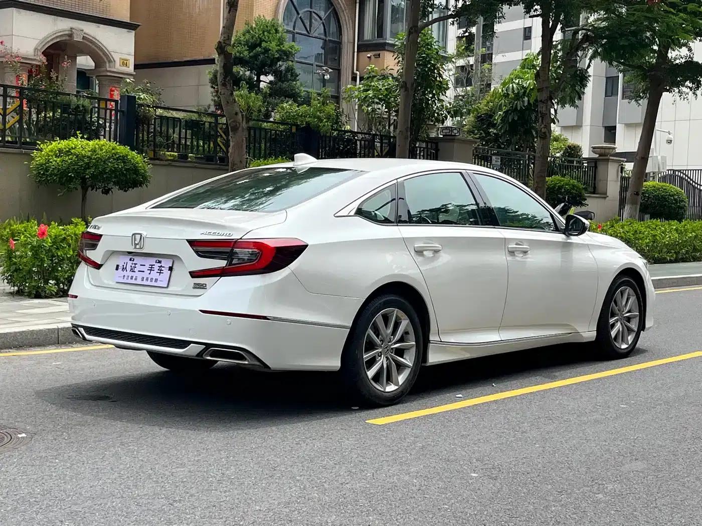2022 Honda Accord 260TURBO Luxury Edition — миниатюра 6
