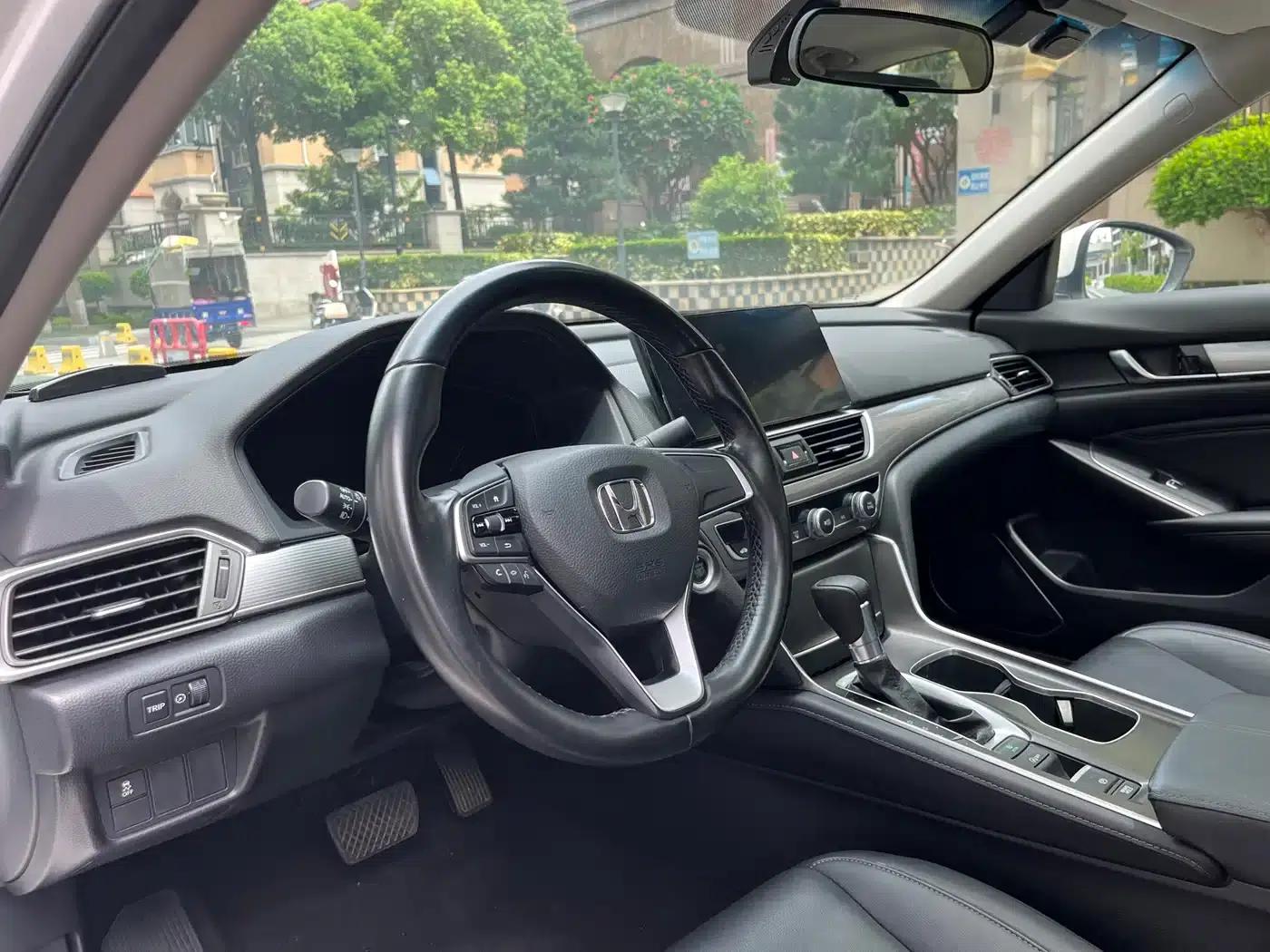 2022 Honda Accord 260TURBO Luxury Edition — миниатюра 10