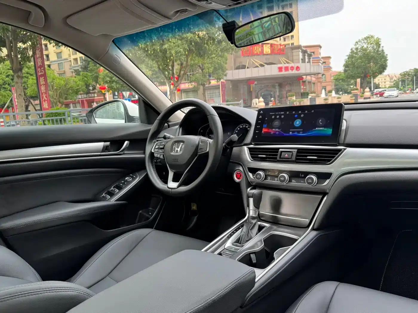 2022 Honda Accord 260TURBO Luxury Edition — миниатюра 12