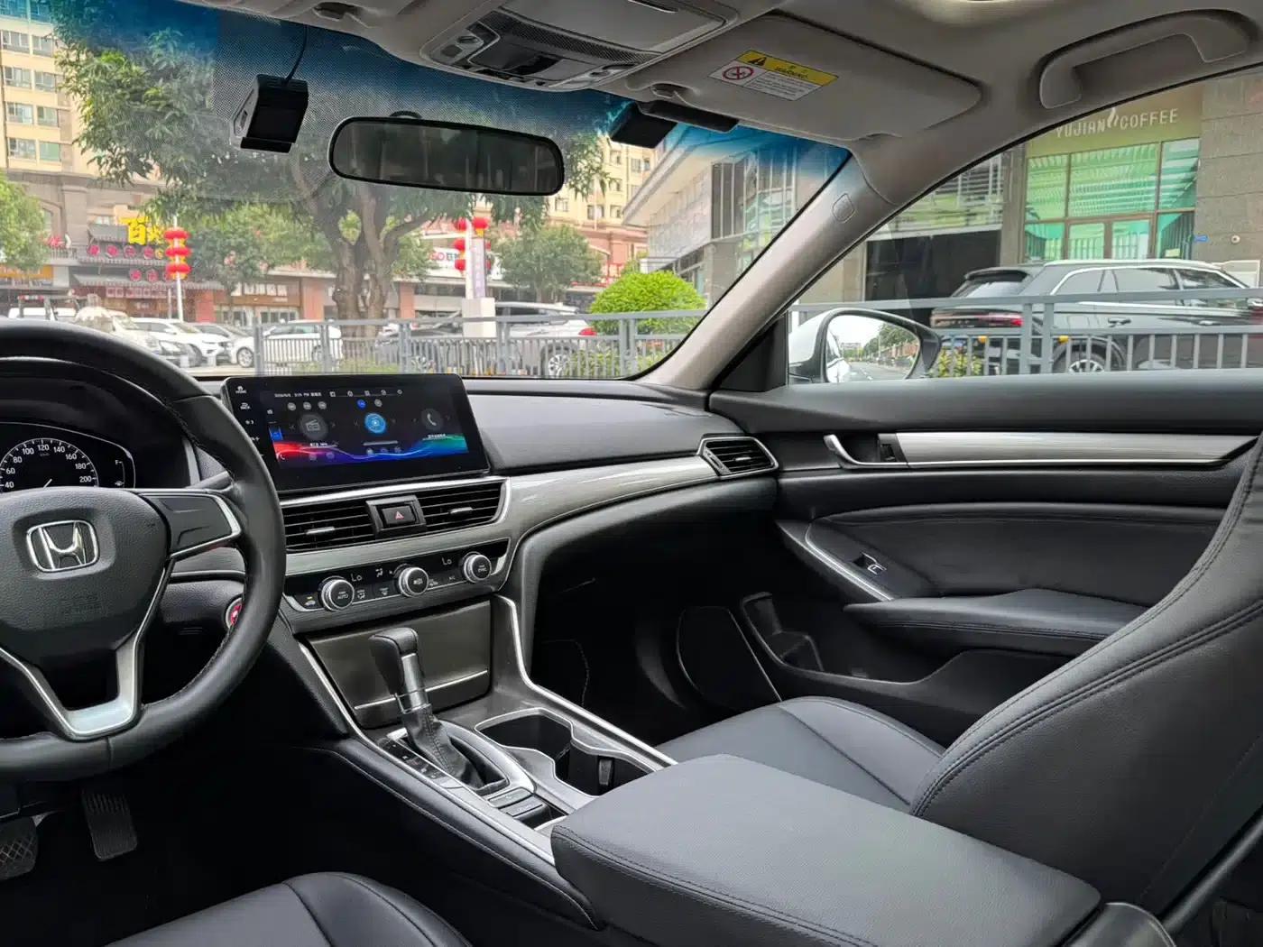 2022 Honda Accord 260TURBO Luxury Edition — миниатюра 14