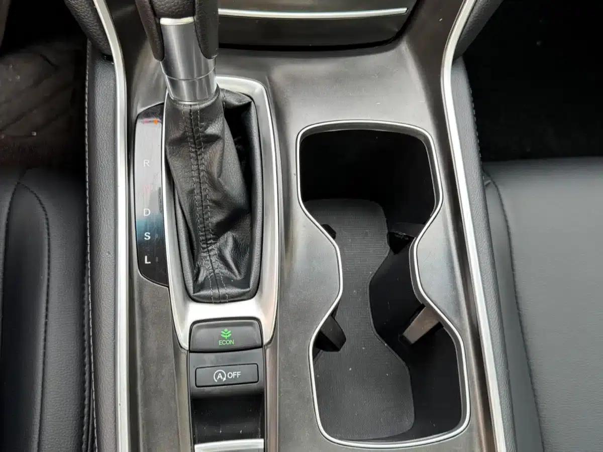 2022 Honda Accord 260TURBO Luxury Edition — миниатюра 19