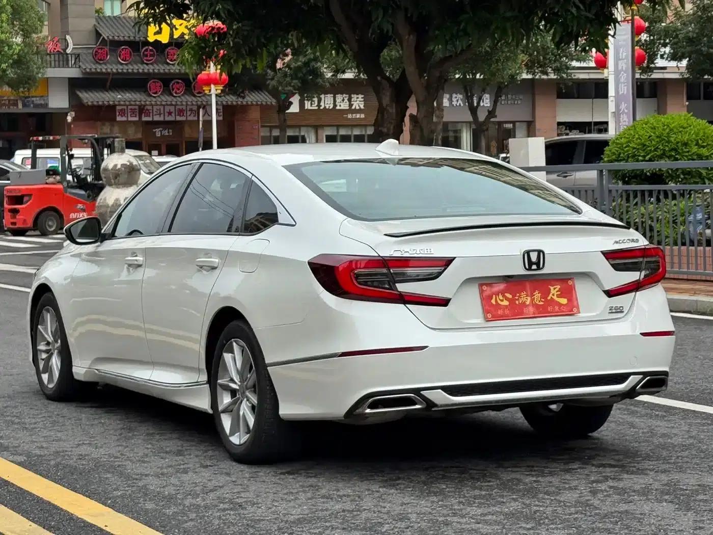 2022 Honda Accord 260TURBO Luxury Edition — миниатюра 5