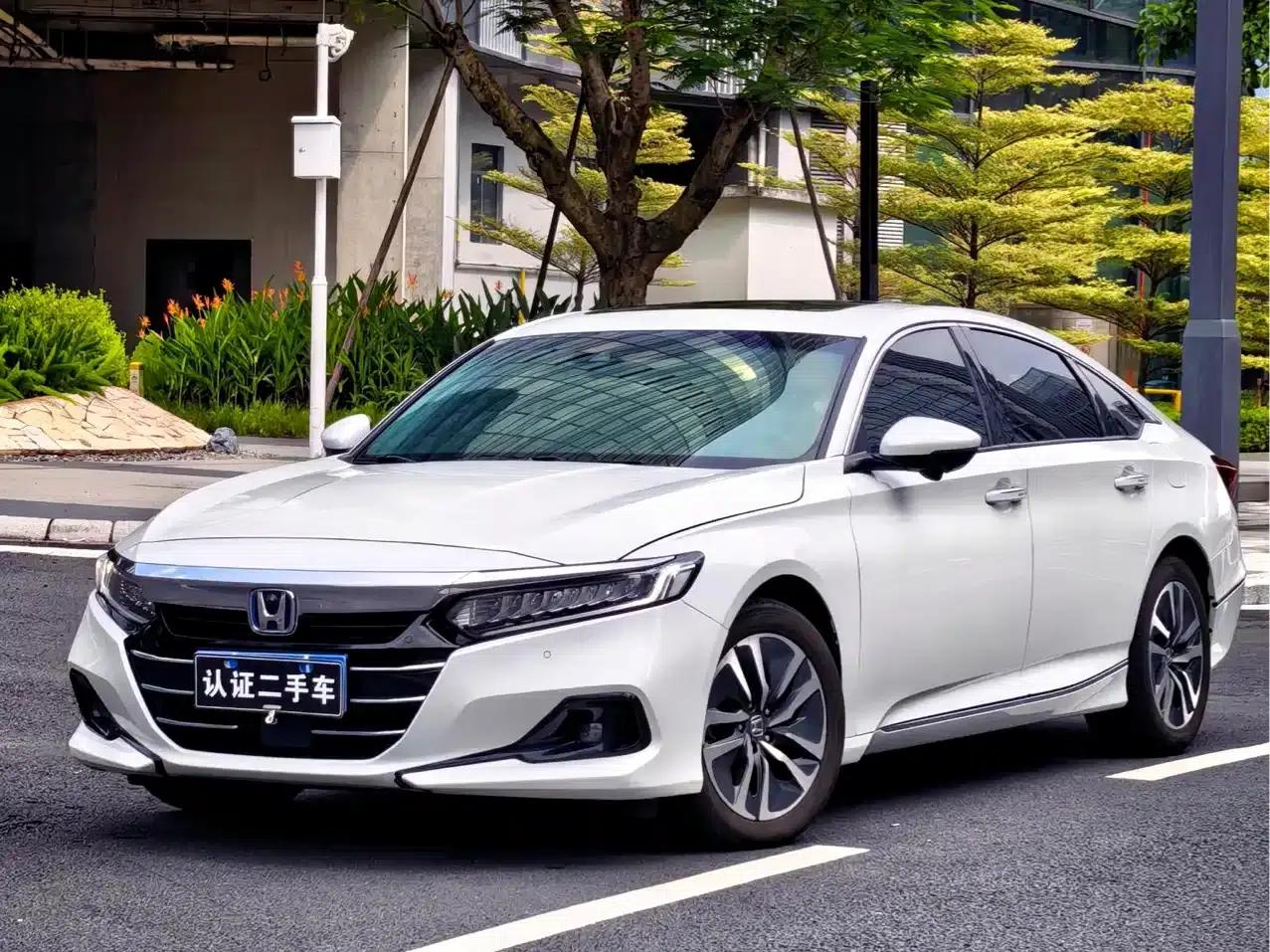 2022 Honda Accord Hybrid 2.0L Phantom Night Edition — миниатюра 1