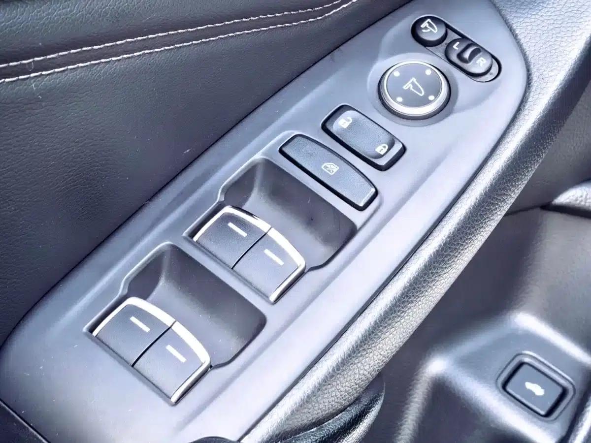 2022 Honda Accord Hybrid 2.0L Phantom Night Edition — миниатюра 15