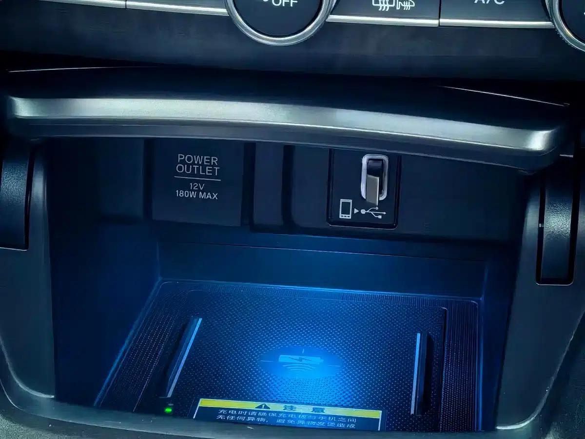 2022 Honda Accord Hybrid 2.0L Phantom Night Edition — миниатюра 20