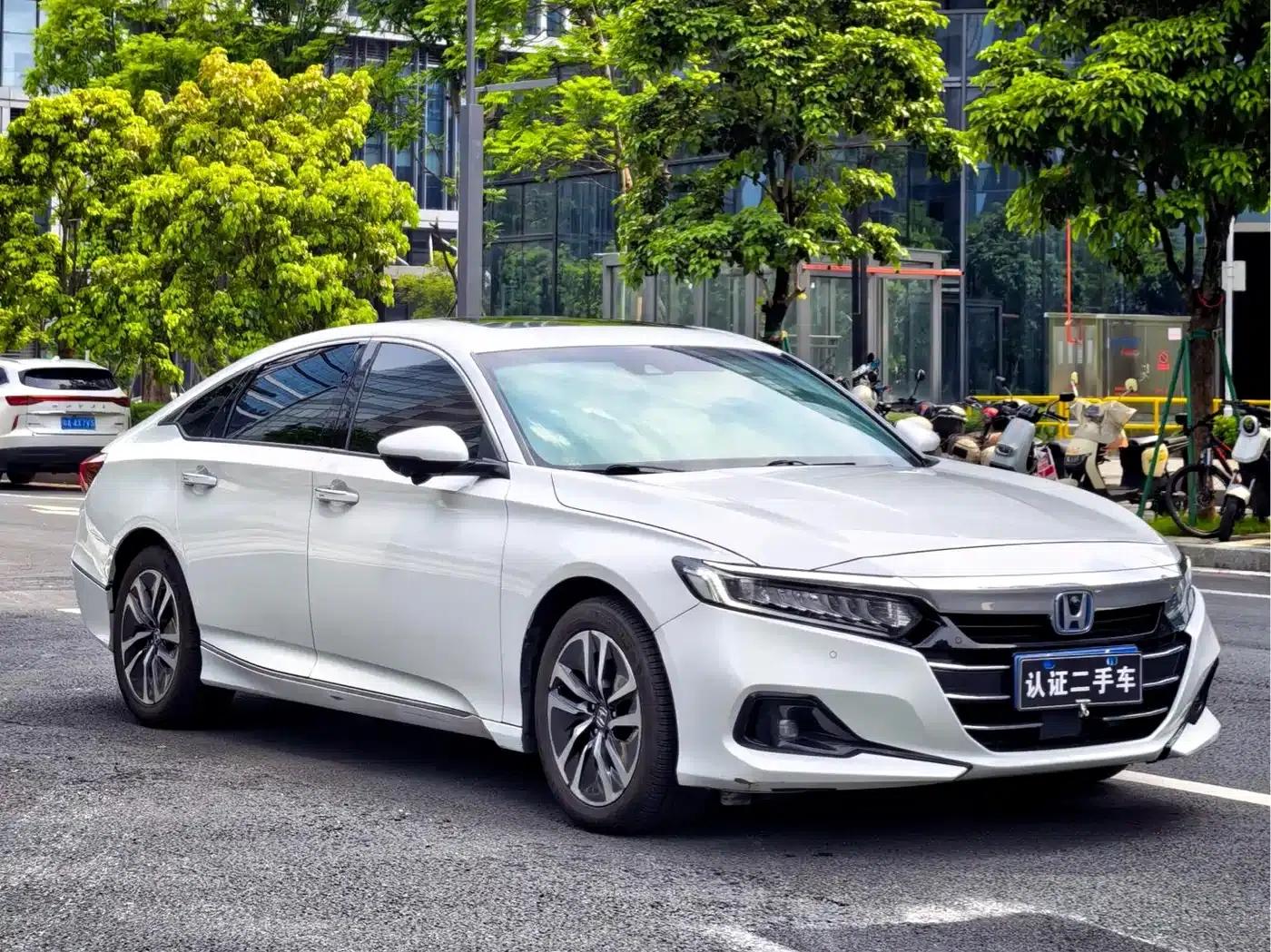 2022 Honda Accord Hybrid 2.0L Phantom Night Edition — миниатюра 3