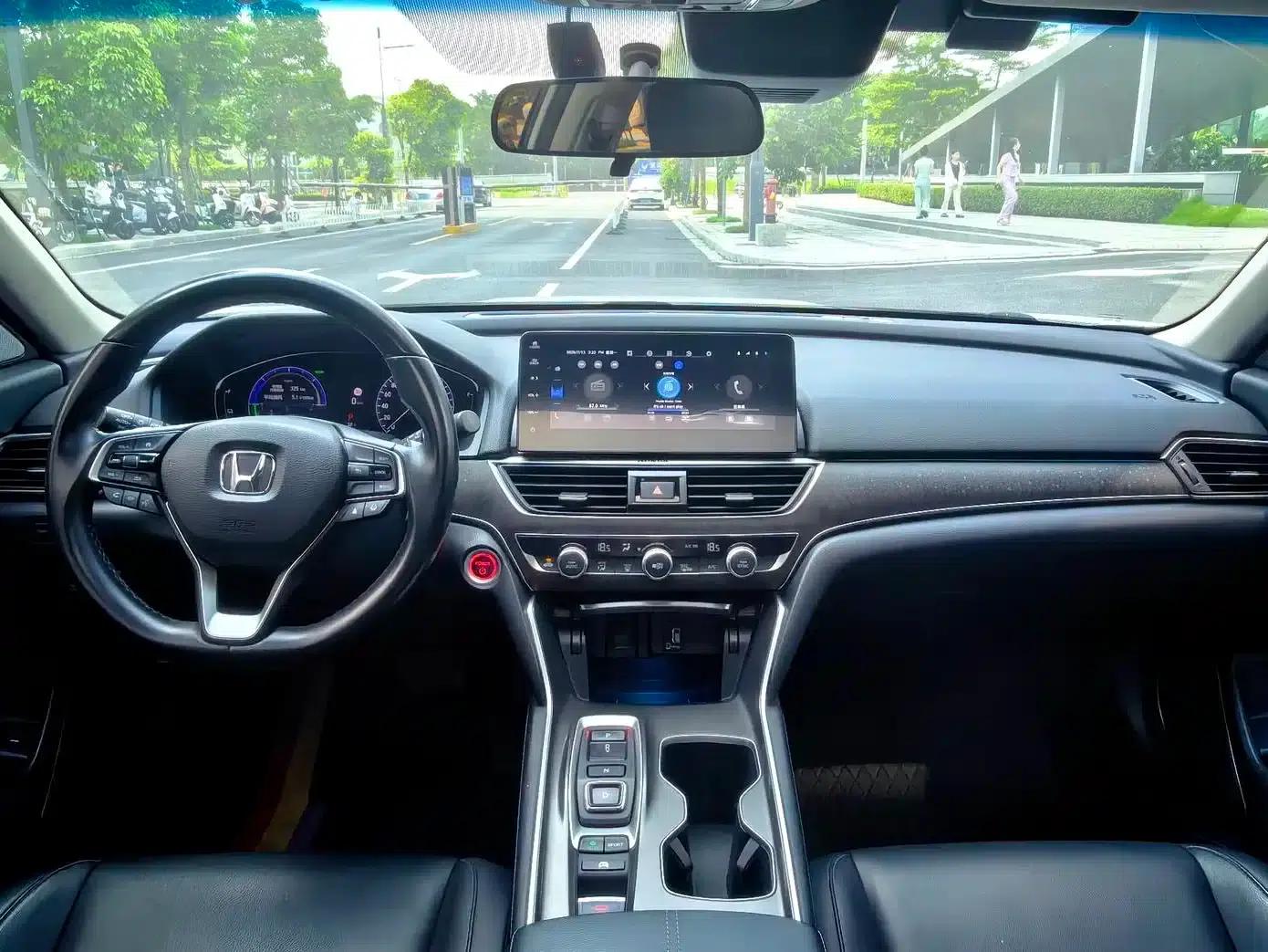 2022 Honda Accord Hybrid 2.0L Phantom Night Edition — миниатюра 21