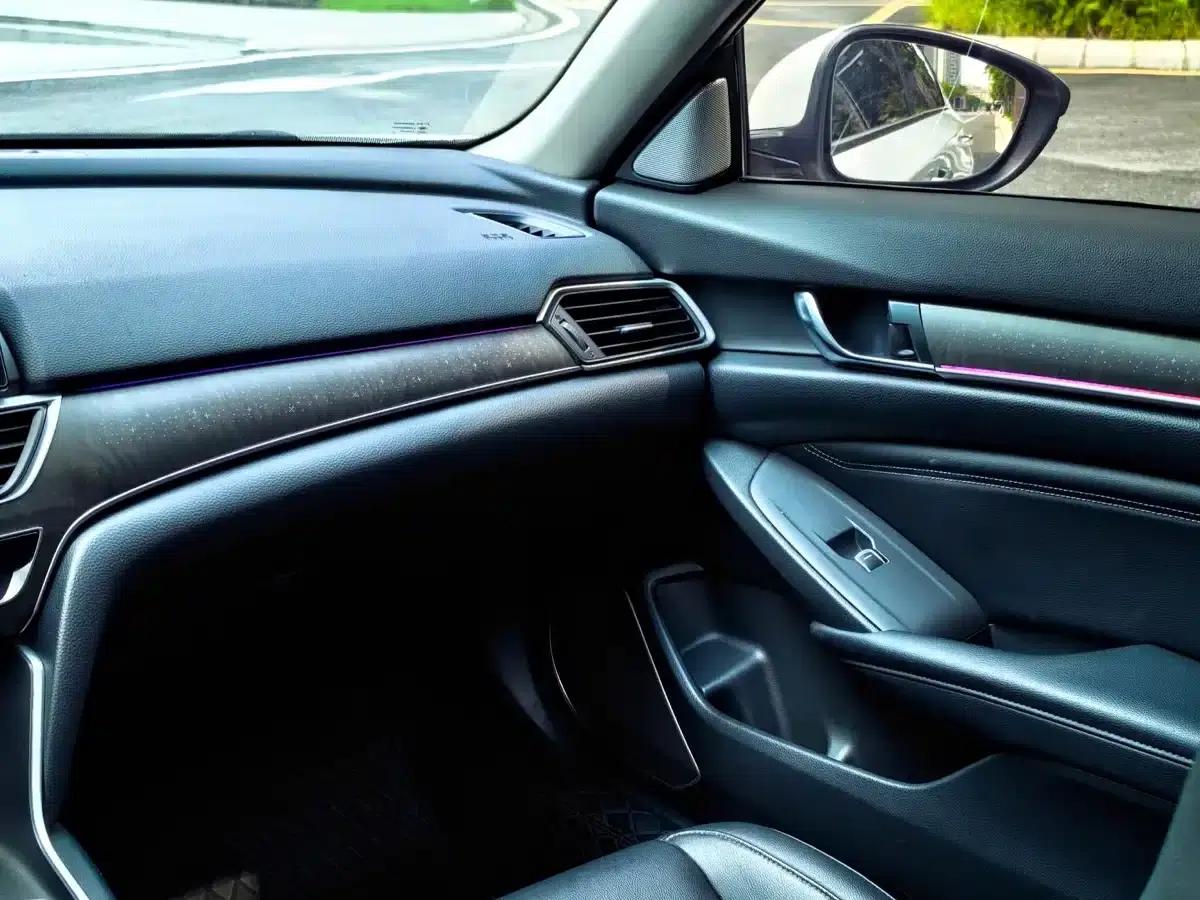 2022 Honda Accord Hybrid 2.0L Phantom Night Edition — миниатюра 23