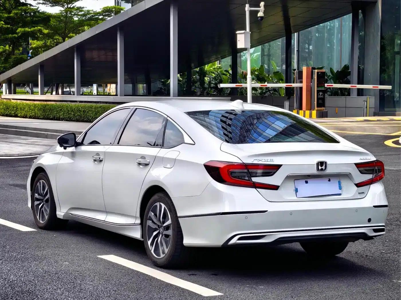 2022 Honda Accord Hybrid 2.0L Phantom Night Edition — миниатюра 6