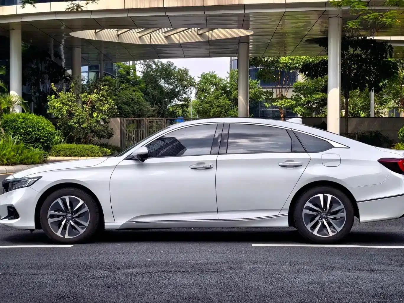 2022 Honda Accord Hybrid 2.0L Phantom Night Edition — миниатюра 7