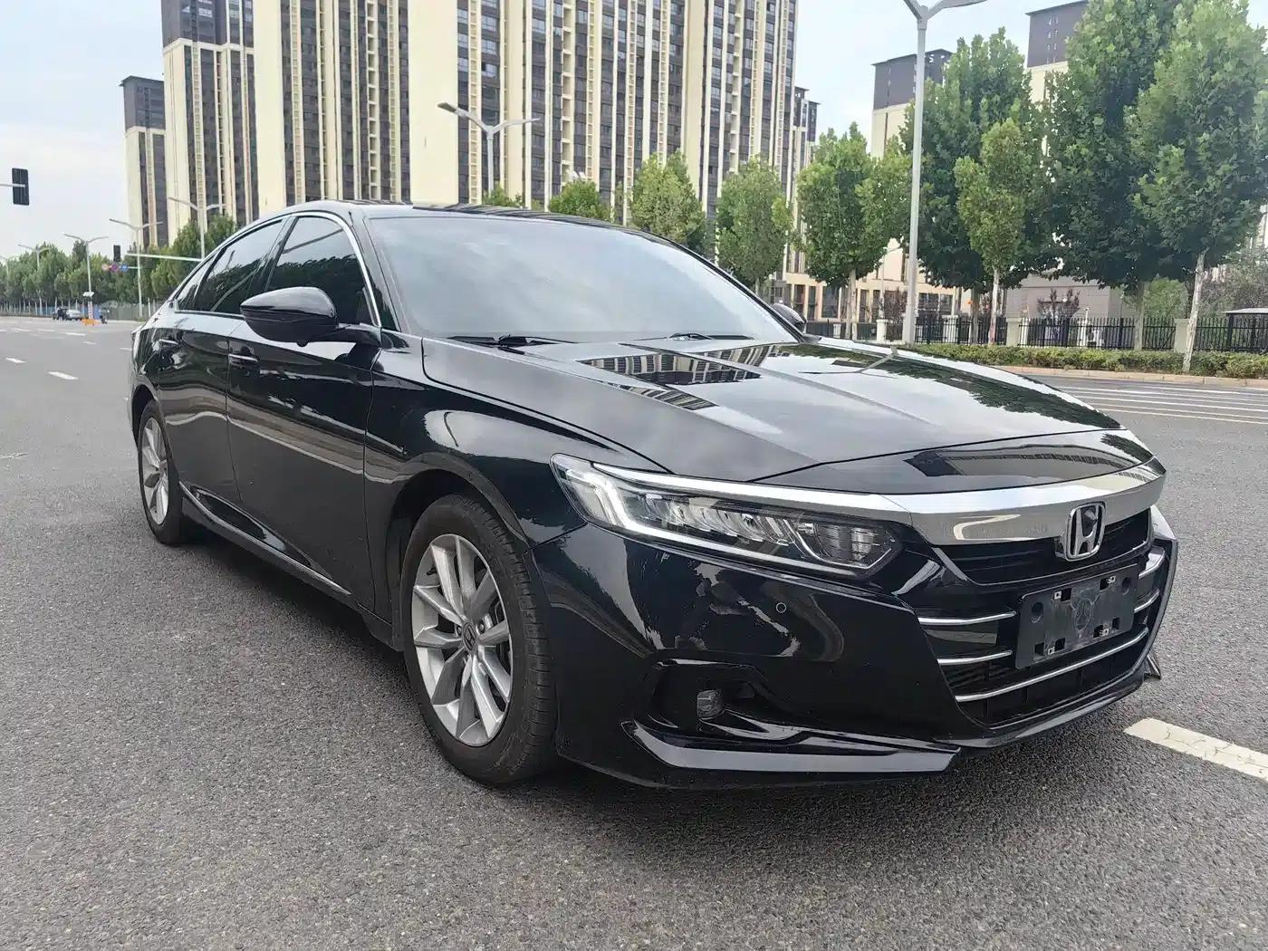 2022 Honda Accord 260TURBO Luxury Edition — миниатюра 3