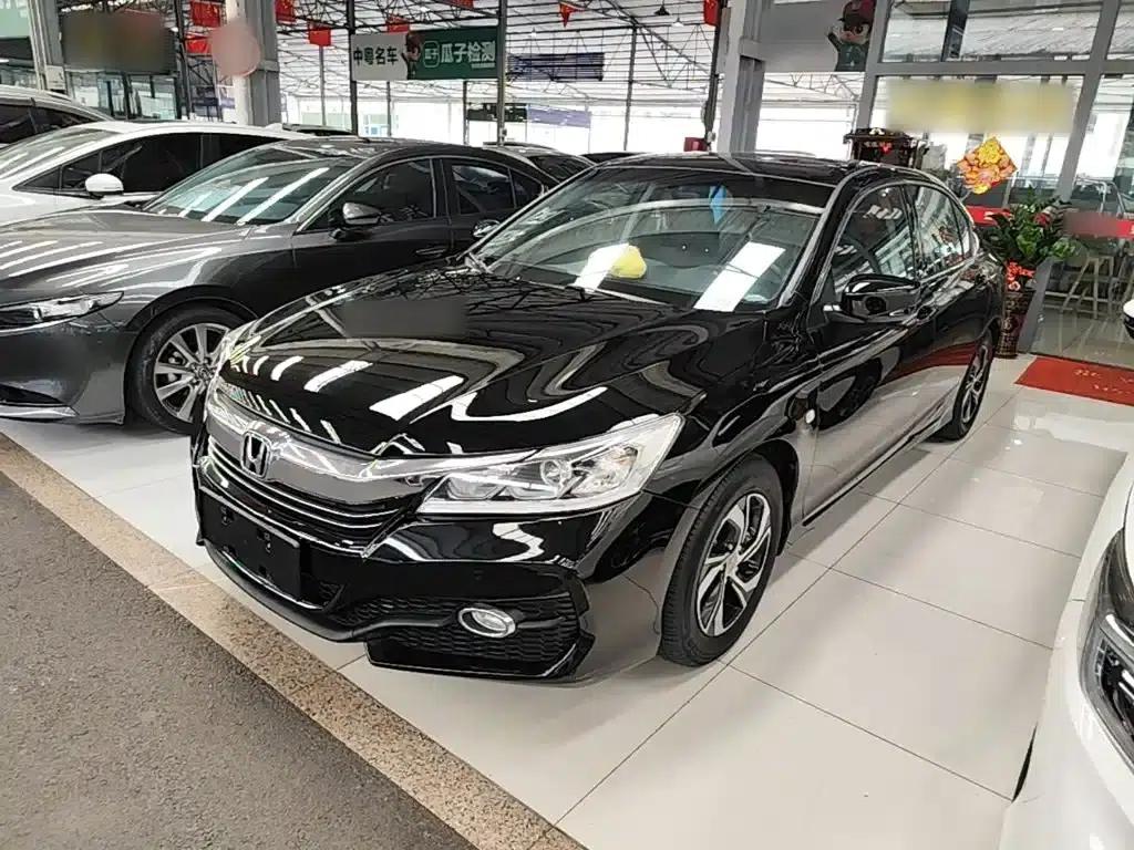 Accord 2016 2.0L Elite Edition — миниатюра 2