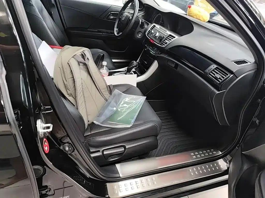 Accord 2016 2.0L Elite Edition — миниатюра 25