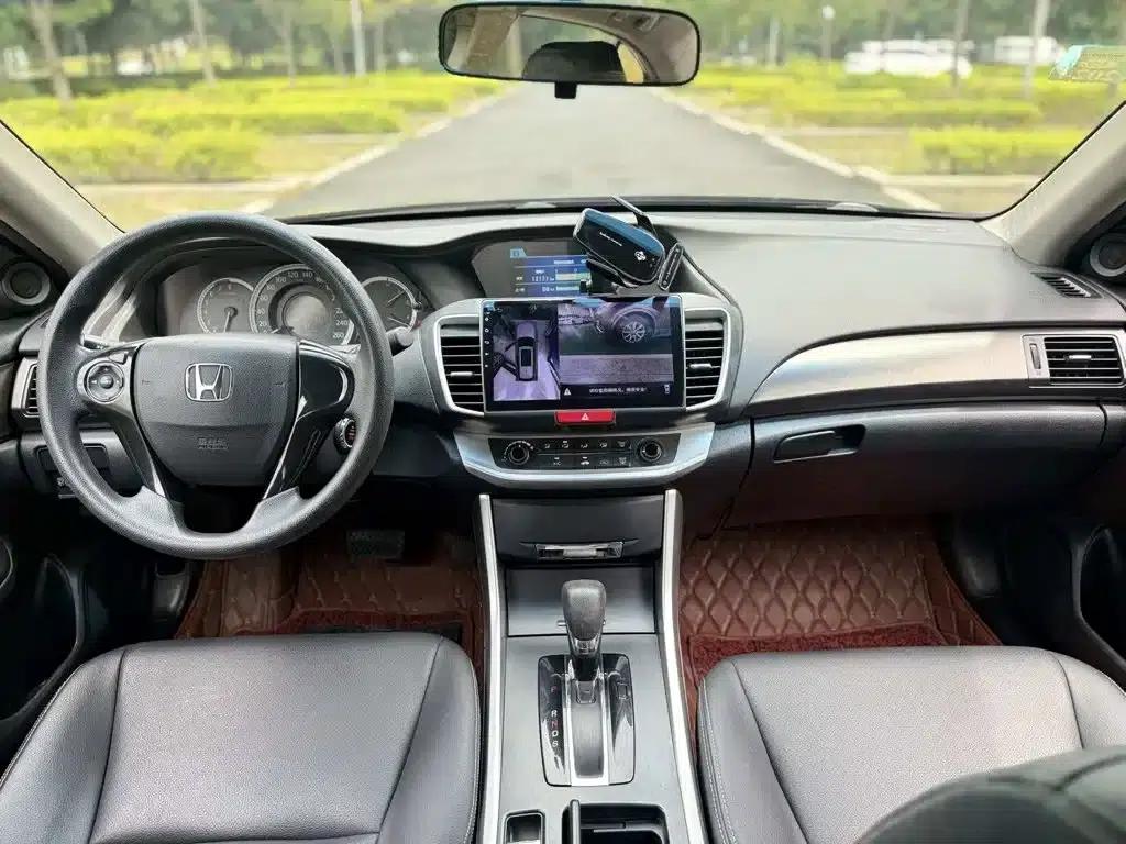 2015 Honda Accord 2.0L LX Comfort Edition — миниатюра 10