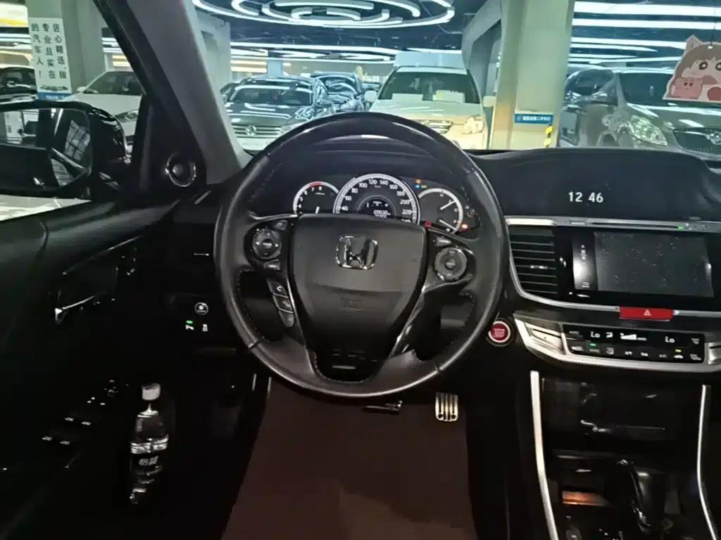 2015 Honda Accord 3.0L VTI Premium Edition — миниатюра 11