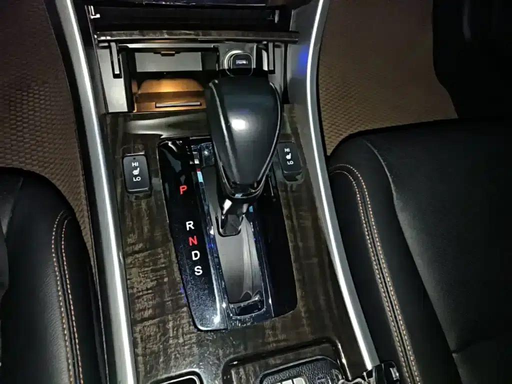 2015 Honda Accord 3.0L VTI Premium Edition — миниатюра 14