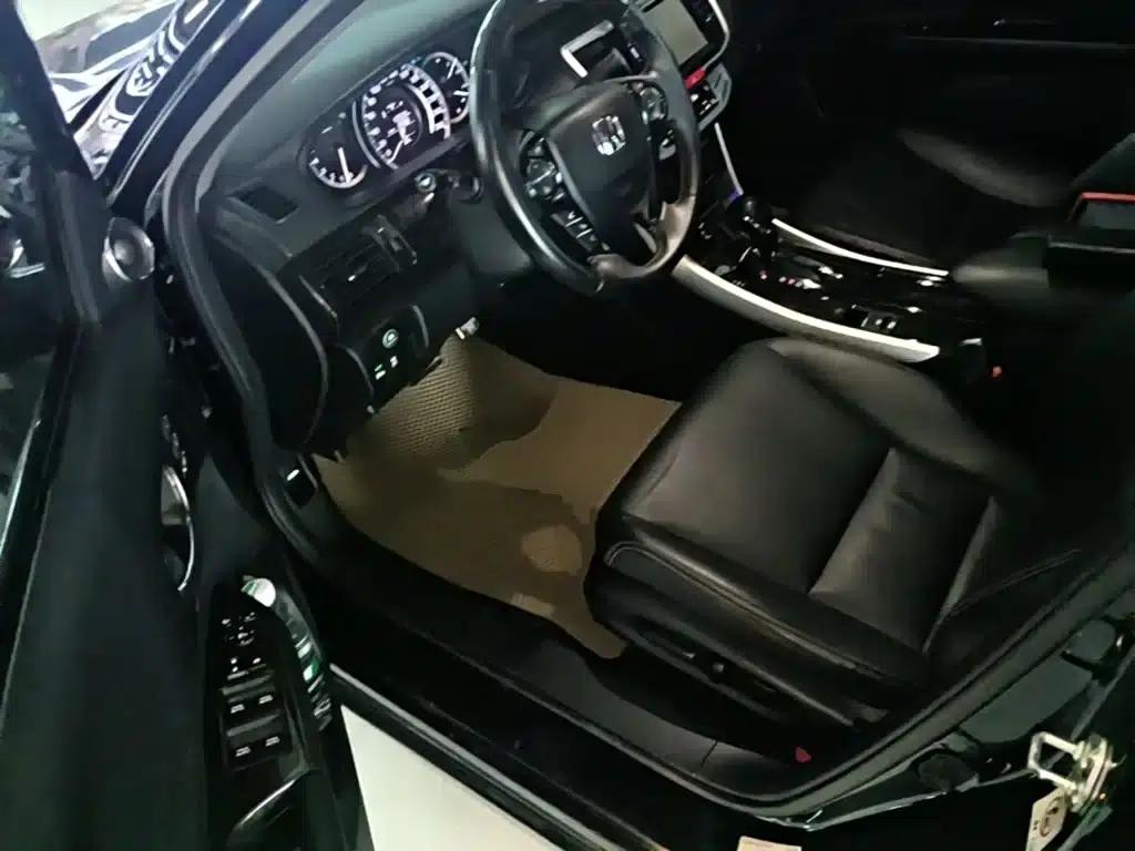 2015 Honda Accord 3.0L VTI Premium Edition — миниатюра 16