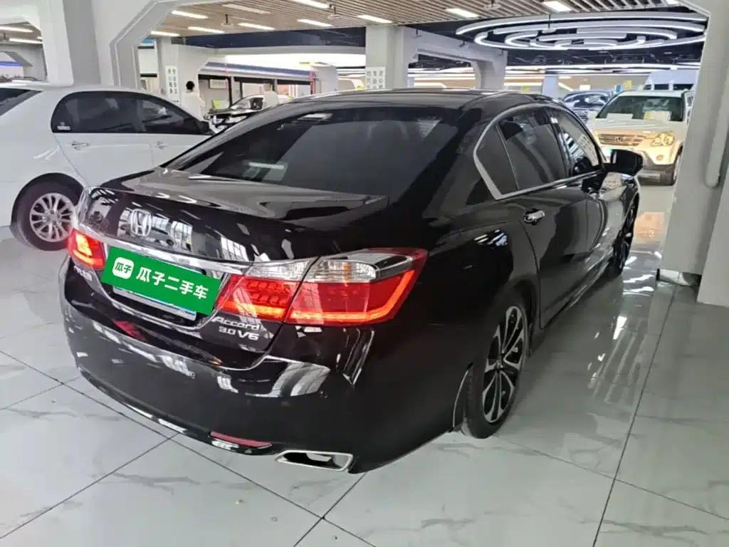 2015 Honda Accord 3.0L VTI Premium Edition — миниатюра 7