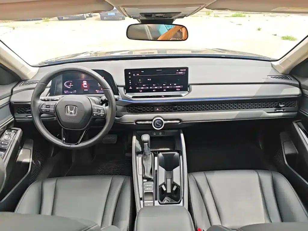 2024 Honda Accord 260TURBO Luxury Edition — миниатюра 10