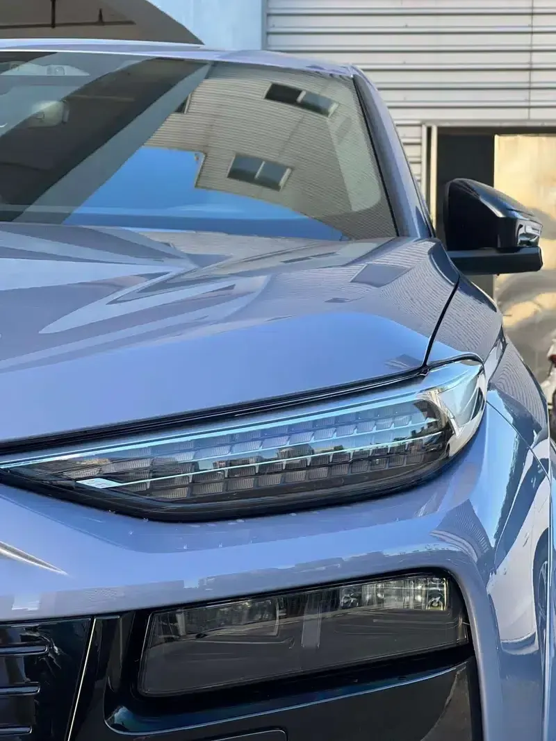 Audi Q6L e-tron 2026 First Edition — миниатюра 2