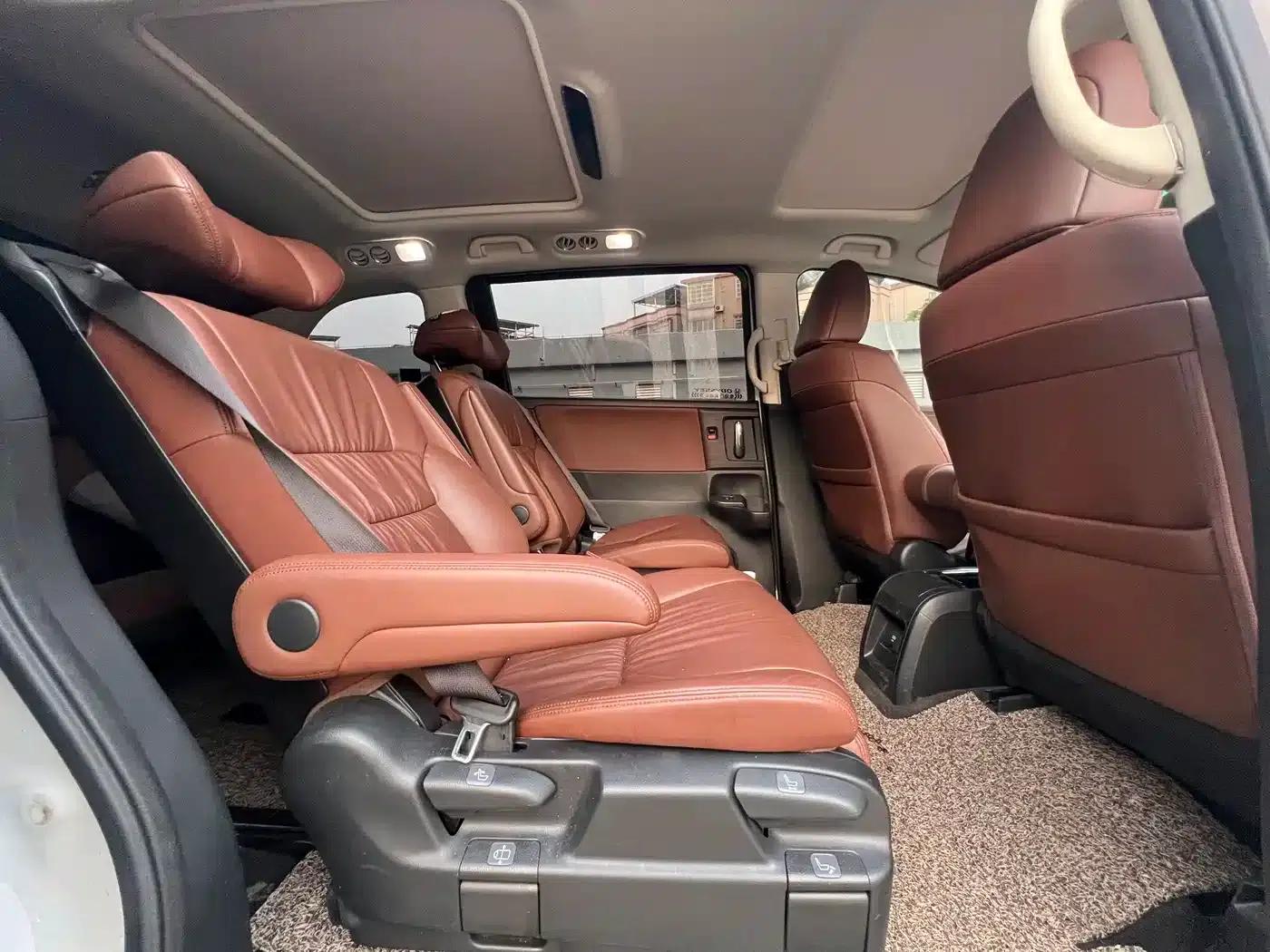 Odyssey 2022 2.0L e:HEV Elite Edition — миниатюра 11