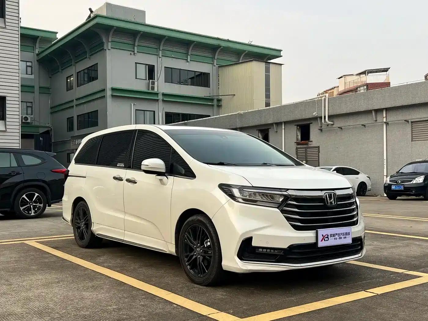 Odyssey 2022 2.0L e:HEV Elite Edition — миниатюра 3