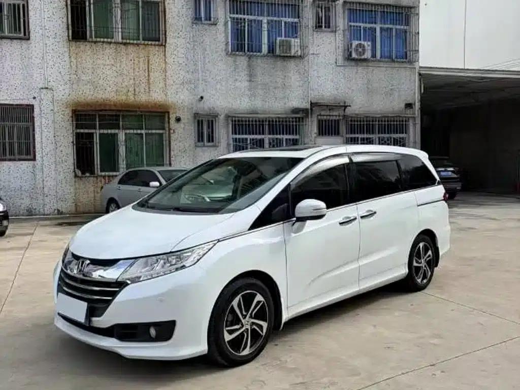 2015 Odyssey 2.4L Supreme Edition — миниатюра 1