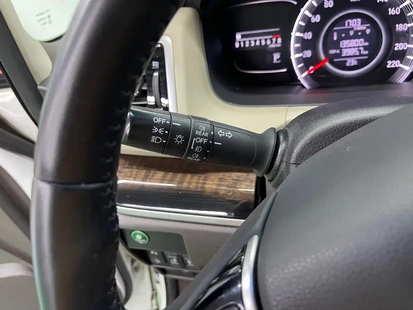 2015 Odyssey 2.4L Luxury Edition — миниатюра 15