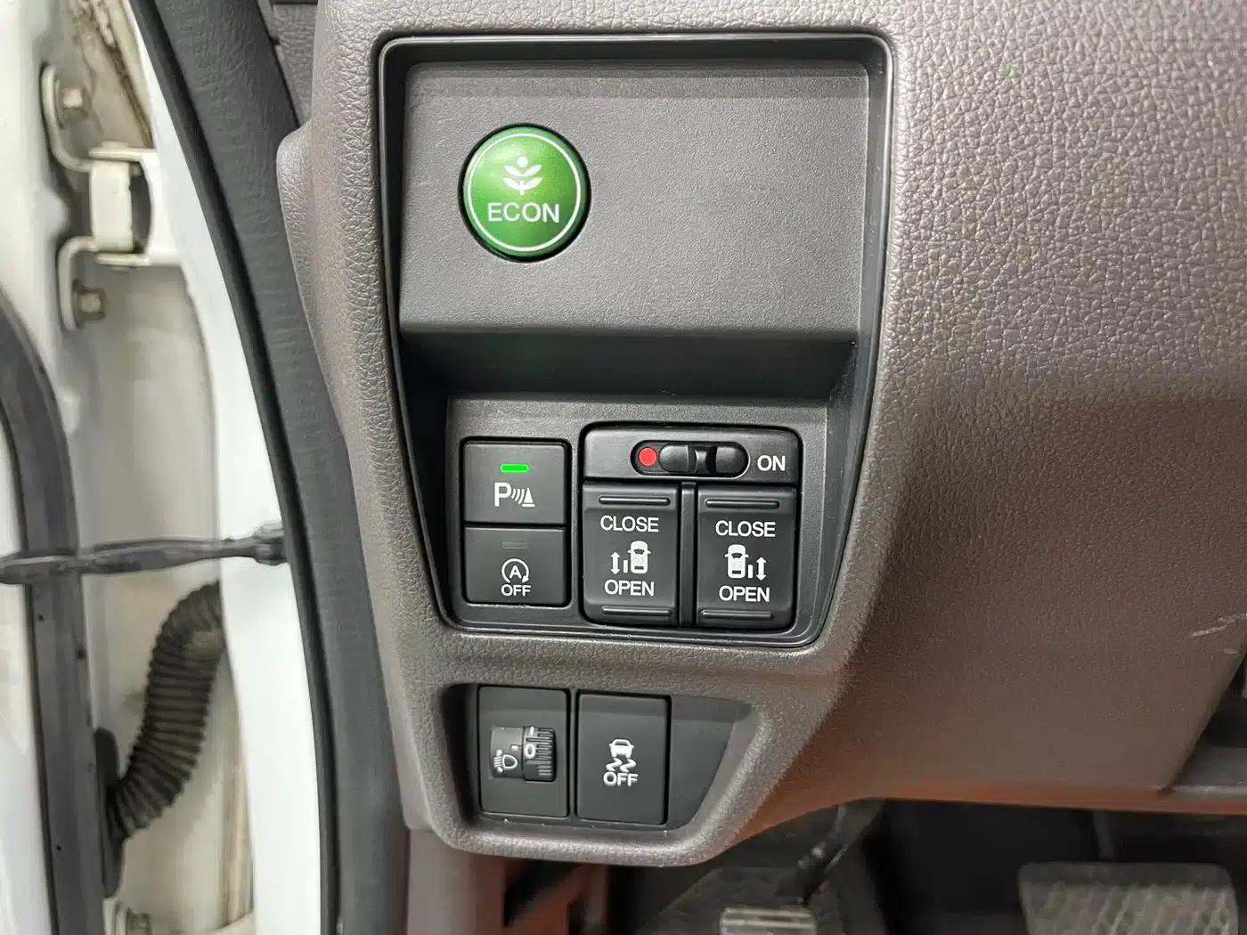 2015 Odyssey 2.4L Luxury Edition — миниатюра 17