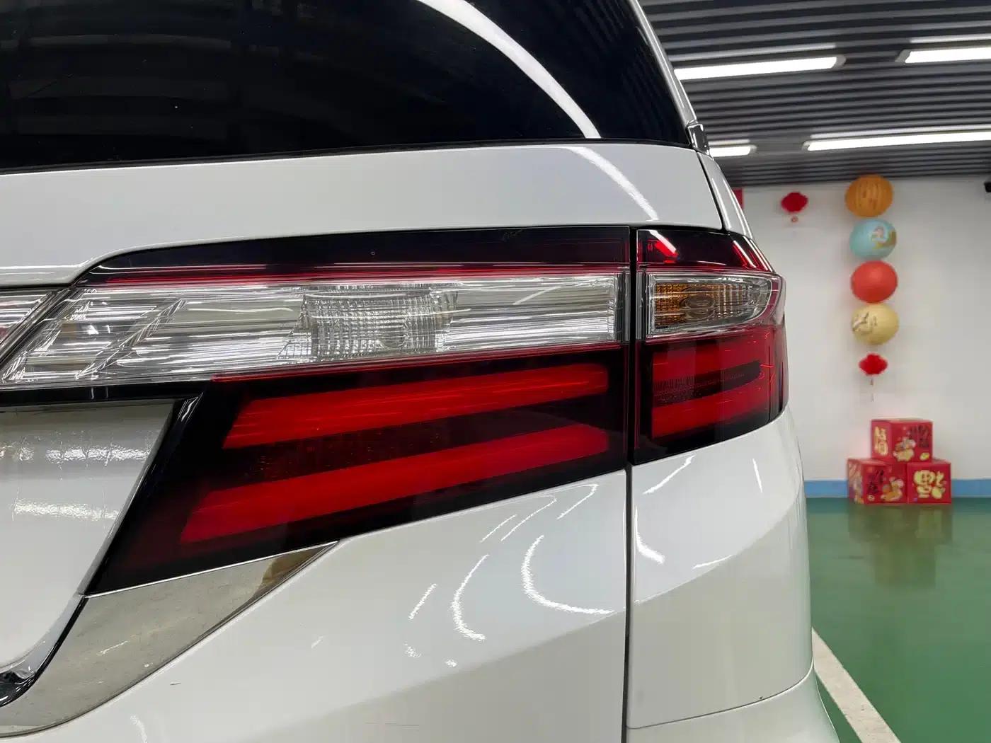 2015 Odyssey 2.4L Luxury Edition — миниатюра 26