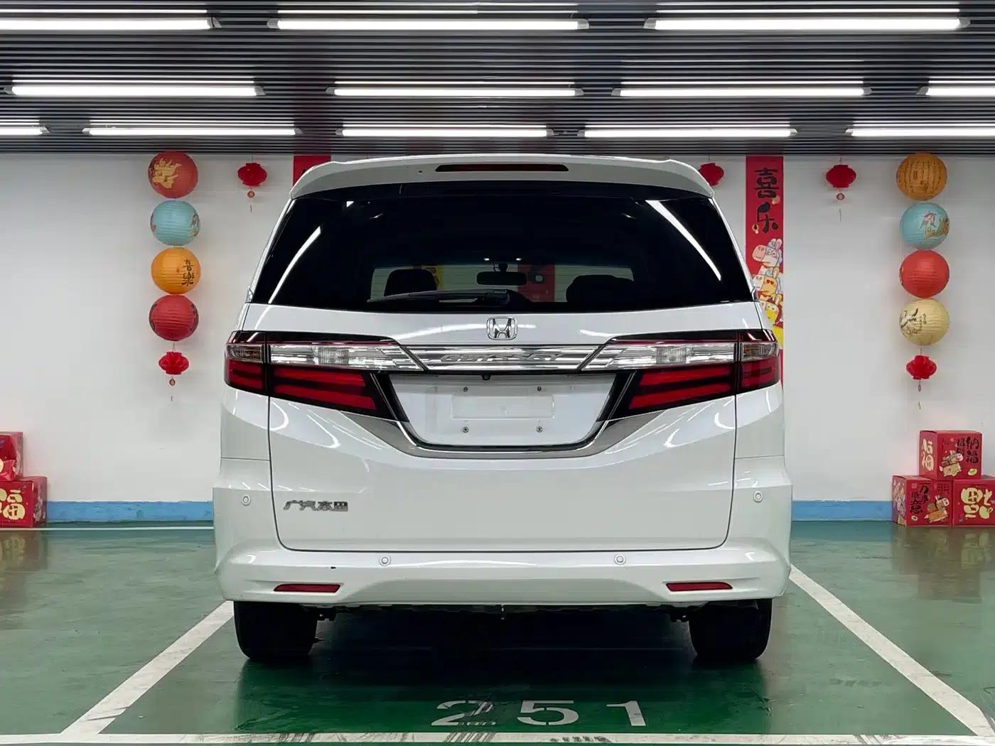 2015 Odyssey 2.4L Luxury Edition — миниатюра 6