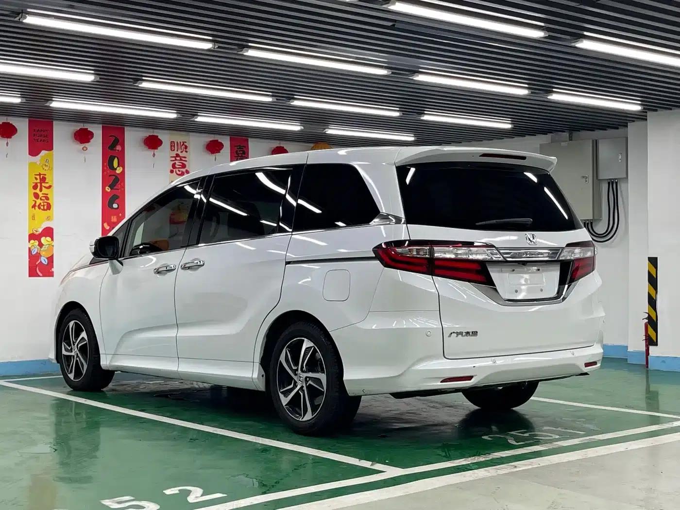2015 Odyssey 2.4L Luxury Edition — миниатюра 7