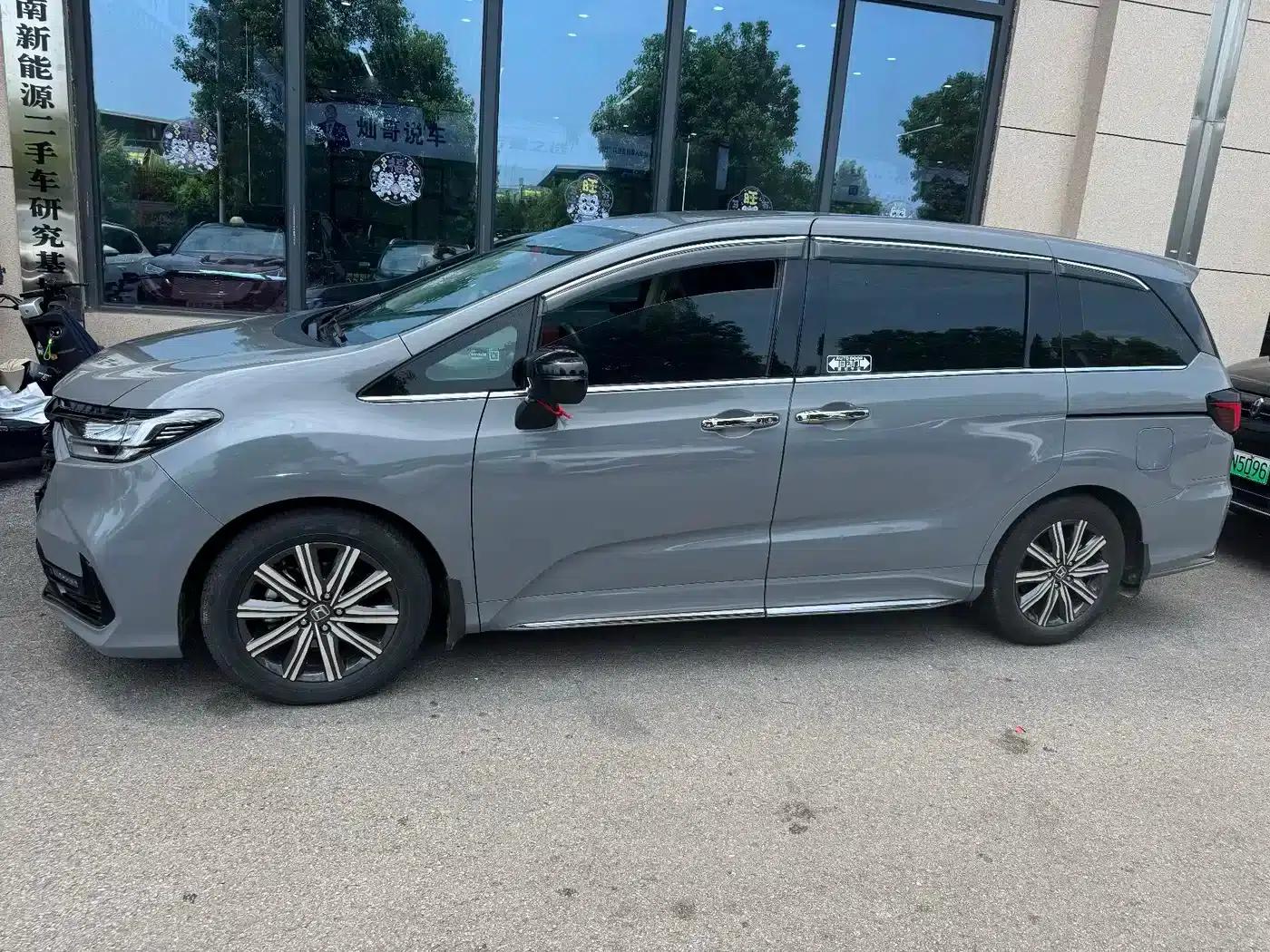 Odyssey 2022 2.0L e:HEV Elite Enjoy Edition — миниатюра 2