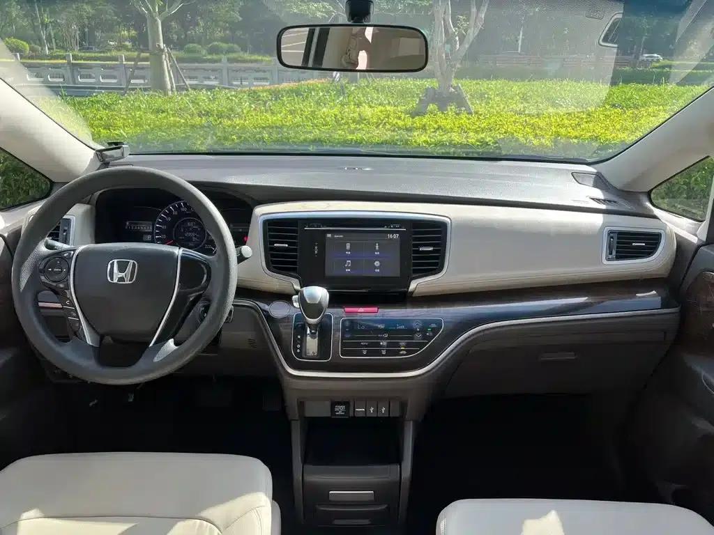 2015 Odyssey Facelift 2.4L Comfort Edition — миниатюра 8