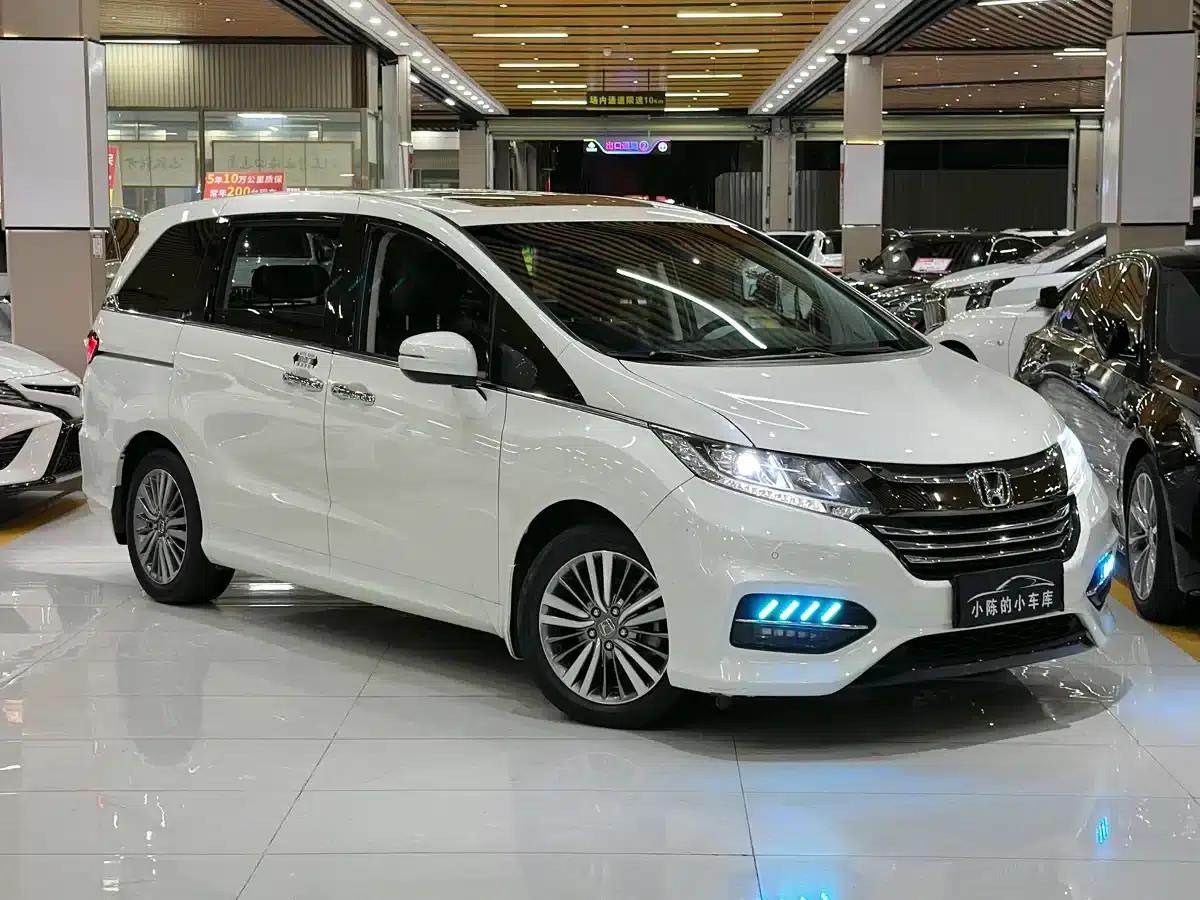 2018 Odyssey 2.4L Luxury Edition — миниатюра 3