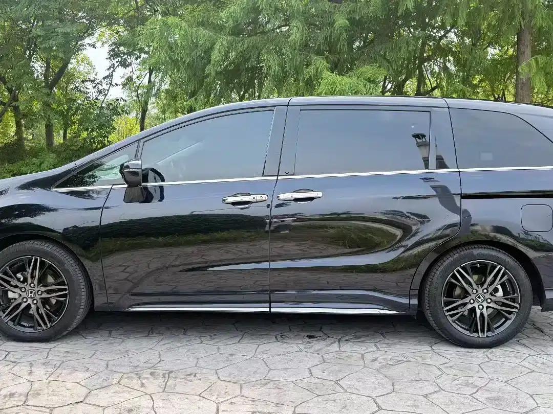 Odyssey 2022 2.0L e:HEV Elite Edition — миниатюра 3