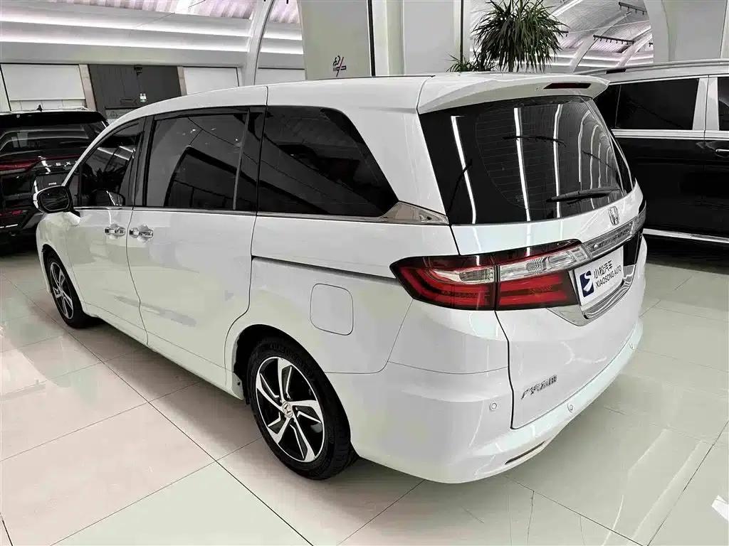 2017 Odyssey 2.4L Luxury Edition — миниатюра 13