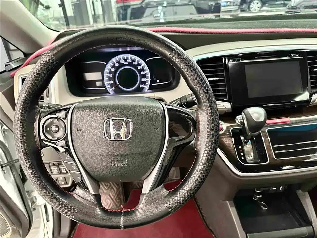 2017 Odyssey 2.4L Luxury Edition — миниатюра 5