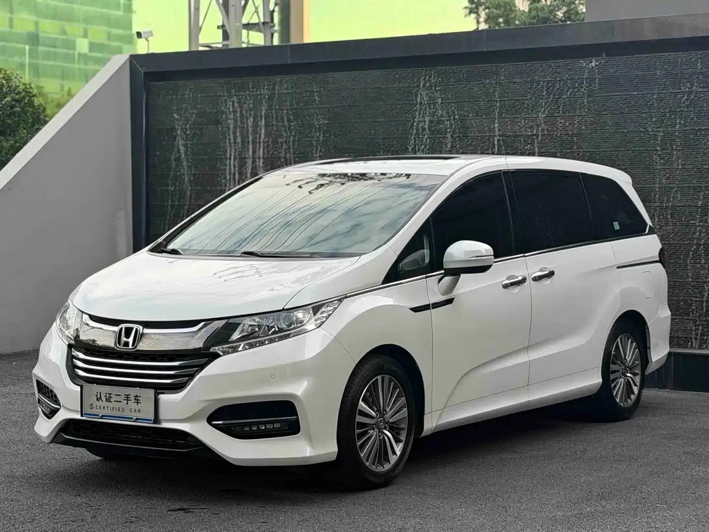 2018 Odyssey 2.4L Luxury Edition — миниатюра 1