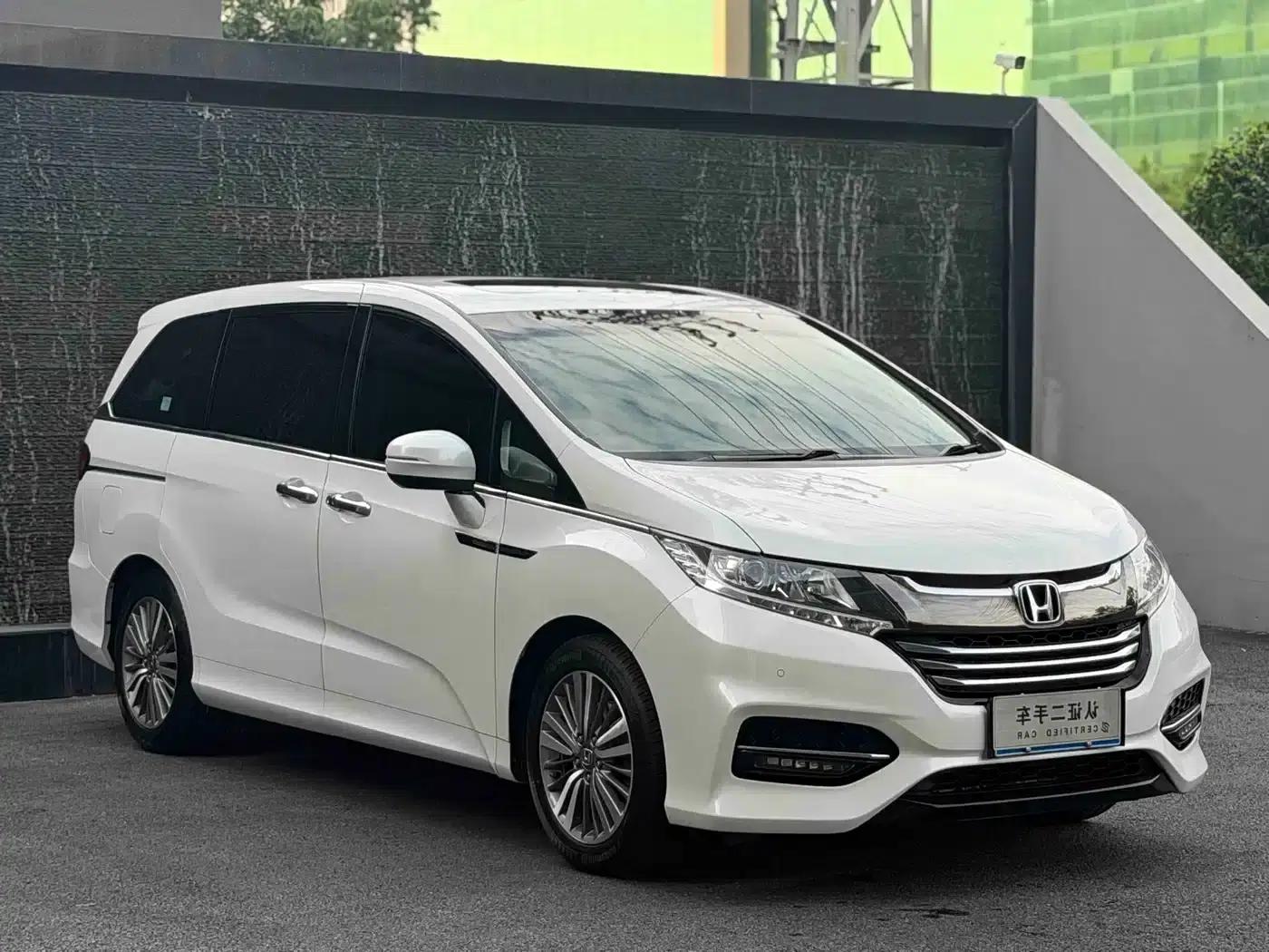 2018 Odyssey 2.4L Luxury Edition — миниатюра 3