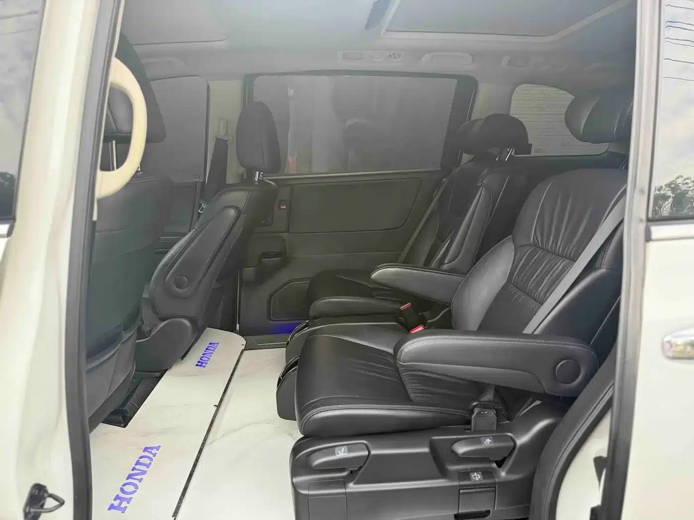 2018 Odyssey 2.4L Luxury Edition — миниатюра 5