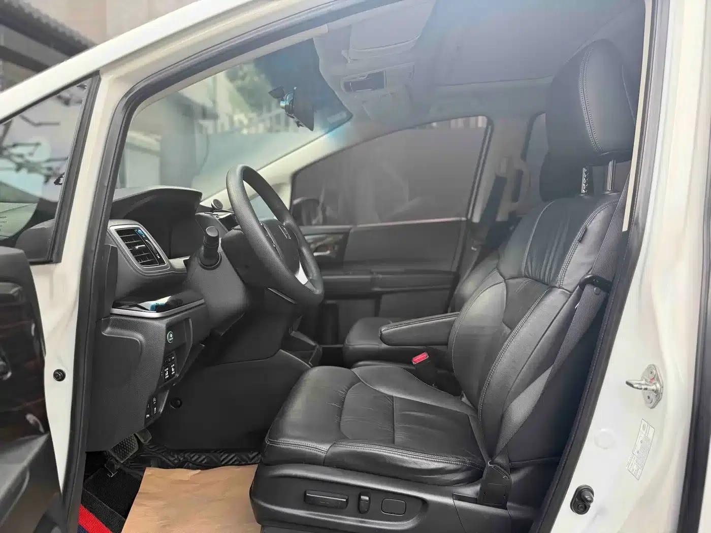 2018 Odyssey 2.4L Luxury Edition — миниатюра 6