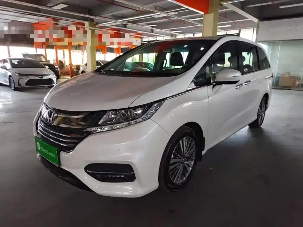 2018 Odyssey 2.4L Luxury Edition — миниатюра 1
