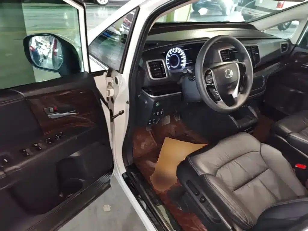 2018 Odyssey 2.4L Luxury Edition — миниатюра 16