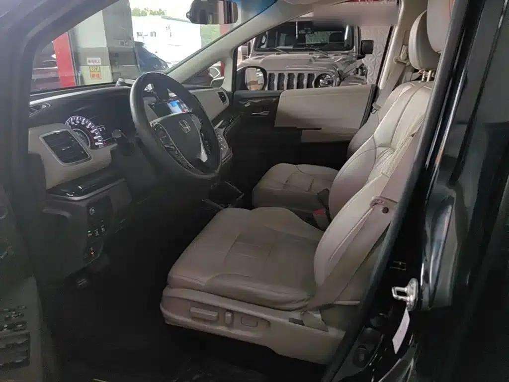 2015 Odyssey Facelift 2.4L Luxury Edition — миниатюра 15