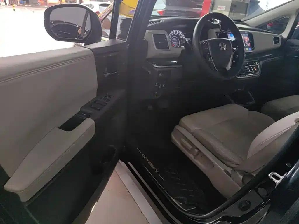 2015 Odyssey Facelift 2.4L Luxury Edition — миниатюра 16