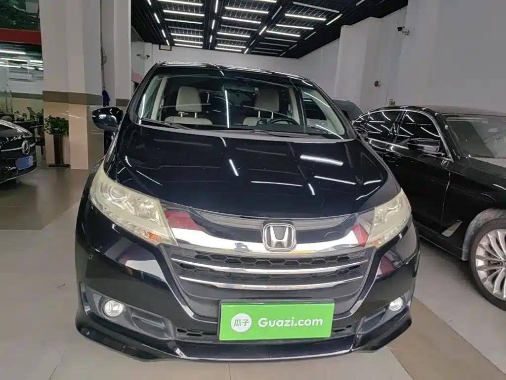 2015 Odyssey Facelift 2.4L Luxury Edition — миниатюра 3