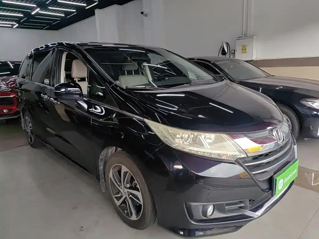 2015 Odyssey Facelift 2.4L Luxury Edition — миниатюра 4
