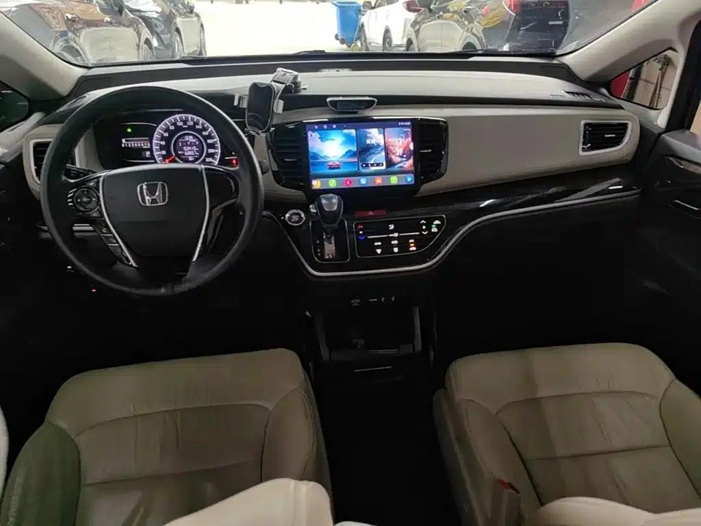 2015 Odyssey Facelift 2.4L Luxury Edition — миниатюра 10