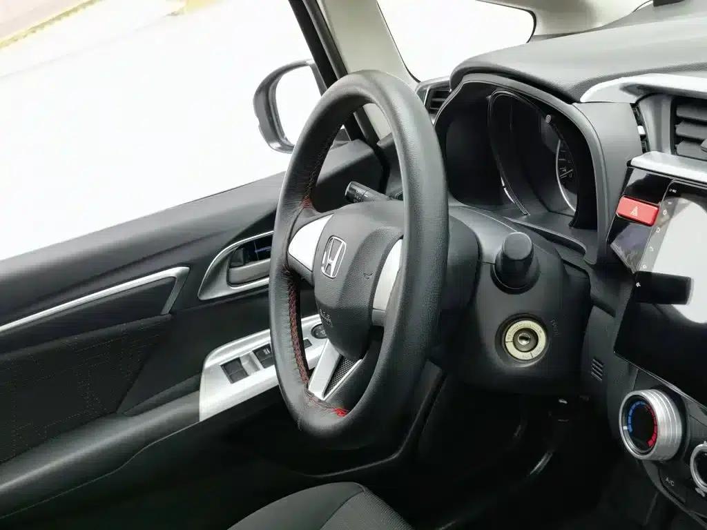 Honda Fit 2016 1.5L LXS CVT Comfort Sunroof Edition — миниатюра 22